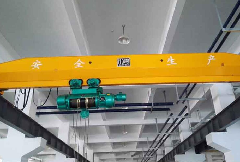 LB型(xíng)防爆電動(dong)單梁起重(zhong)機